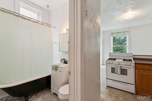 4265 Botanical Avenue, St Louis, MO 63110