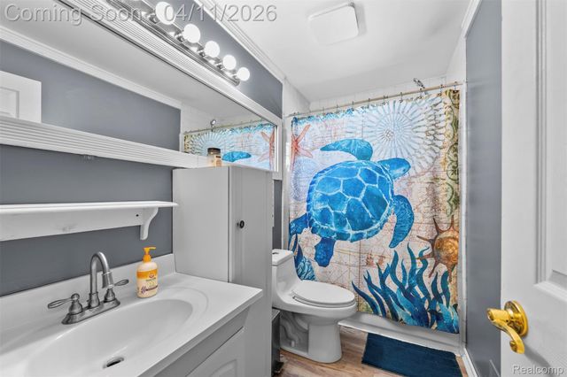 21301 Violet Street, St. Clair Shores, MI 48082