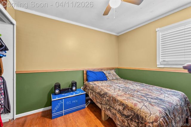 21301 Violet Street, St. Clair Shores, MI 48082