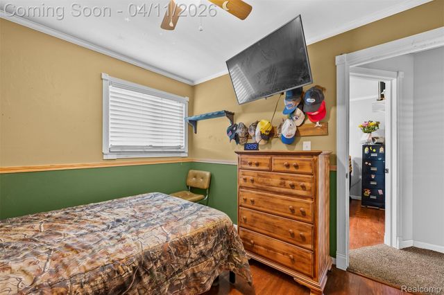 21301 Violet Street, St. Clair Shores, MI 48082