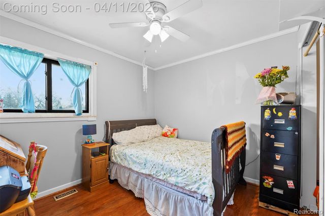 21301 Violet Street, St. Clair Shores, MI 48082