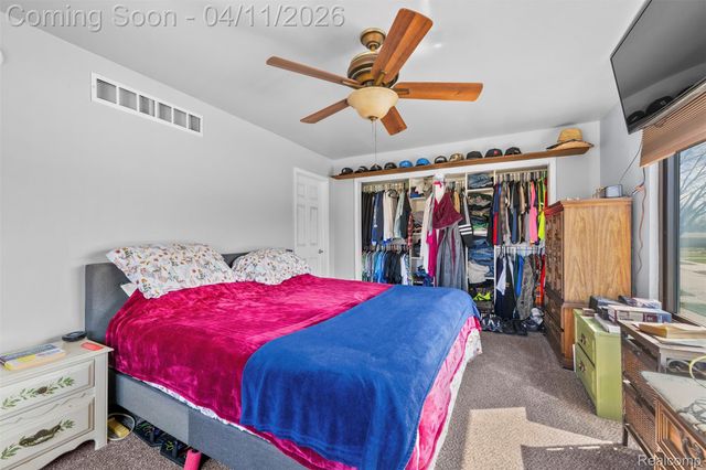 21301 Violet Street, St. Clair Shores, MI 48082