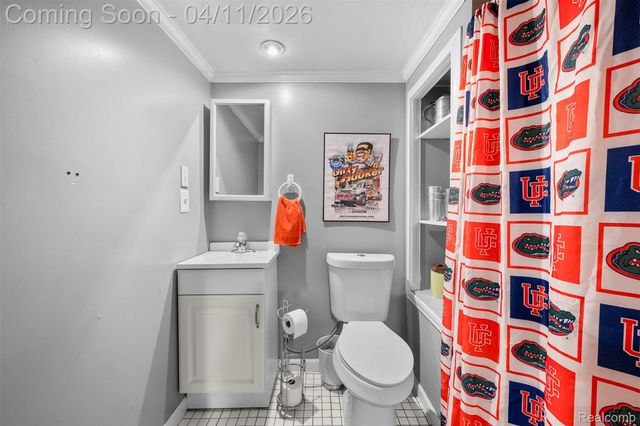 21301 Violet Street, St. Clair Shores, MI 48082