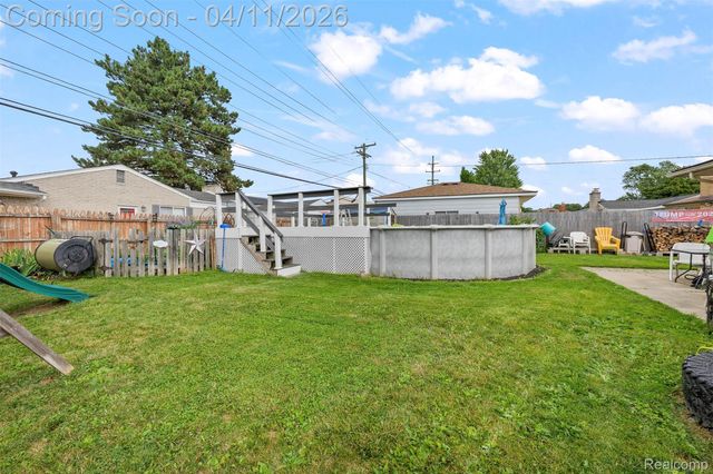 21301 Violet Street, St. Clair Shores, MI 48082