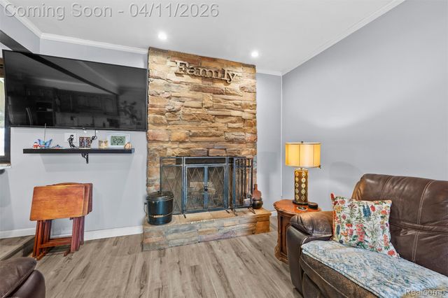 21301 Violet Street, St. Clair Shores, MI 48082