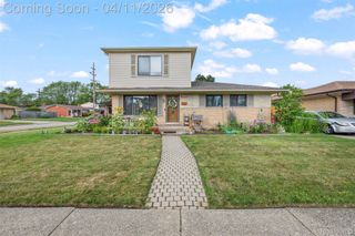 21301 Violet Street, St. Clair Shores, MI 48082