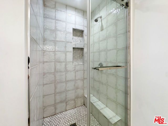 5930 Willoughby Avenue, Hollywood (los Angeles), CA 90038