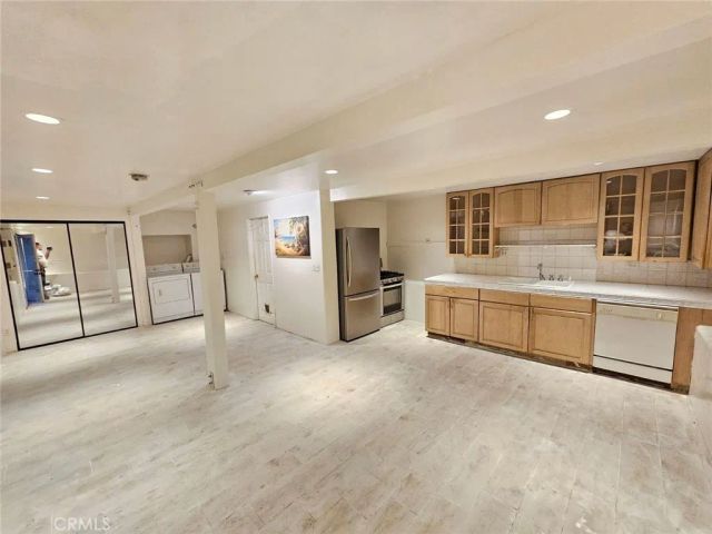 518 Bayview Drive, Hermosa Beach, CA 90254