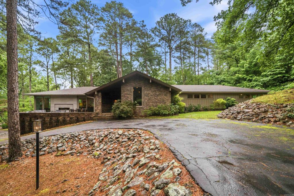 203 Deanwood Terrace, Hot Springs, AR 71901