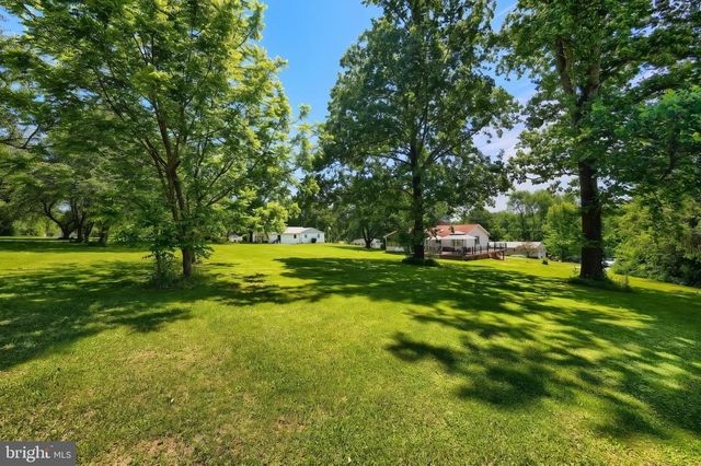 5007 WOODS RD, Stewartstown, PA 17363