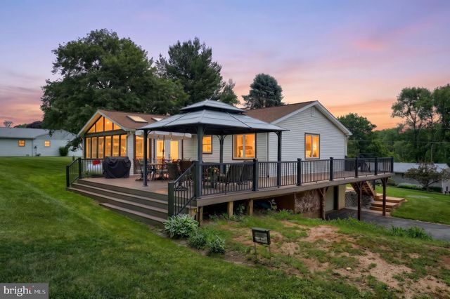 5007 WOODS RD, Stewartstown, PA 17363