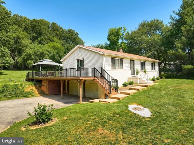 5007 WOODS RD, Stewartstown, PA 17363