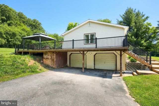 5007 WOODS RD, Stewartstown, PA 17363