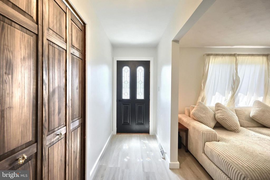 Image 20 of property listing at 5007 WOODS RD, Stewartstown, PA 17363