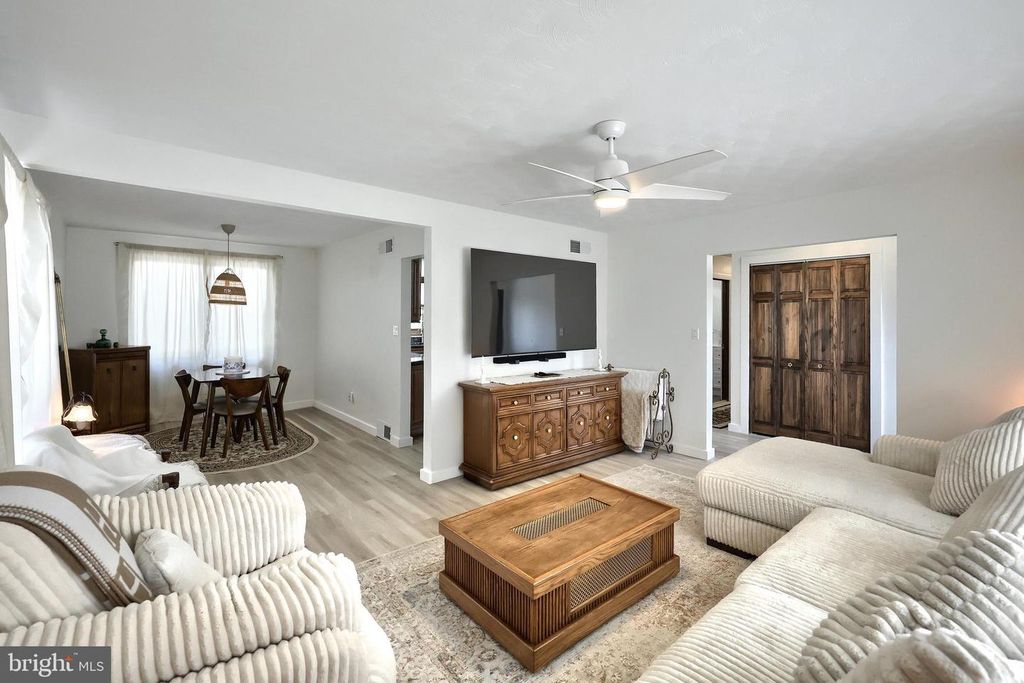 Image 22 of property listing at 5007 WOODS RD, Stewartstown, PA 17363