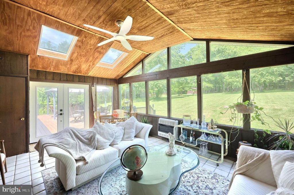 Image 29 of property listing at 5007 WOODS RD, Stewartstown, PA 17363