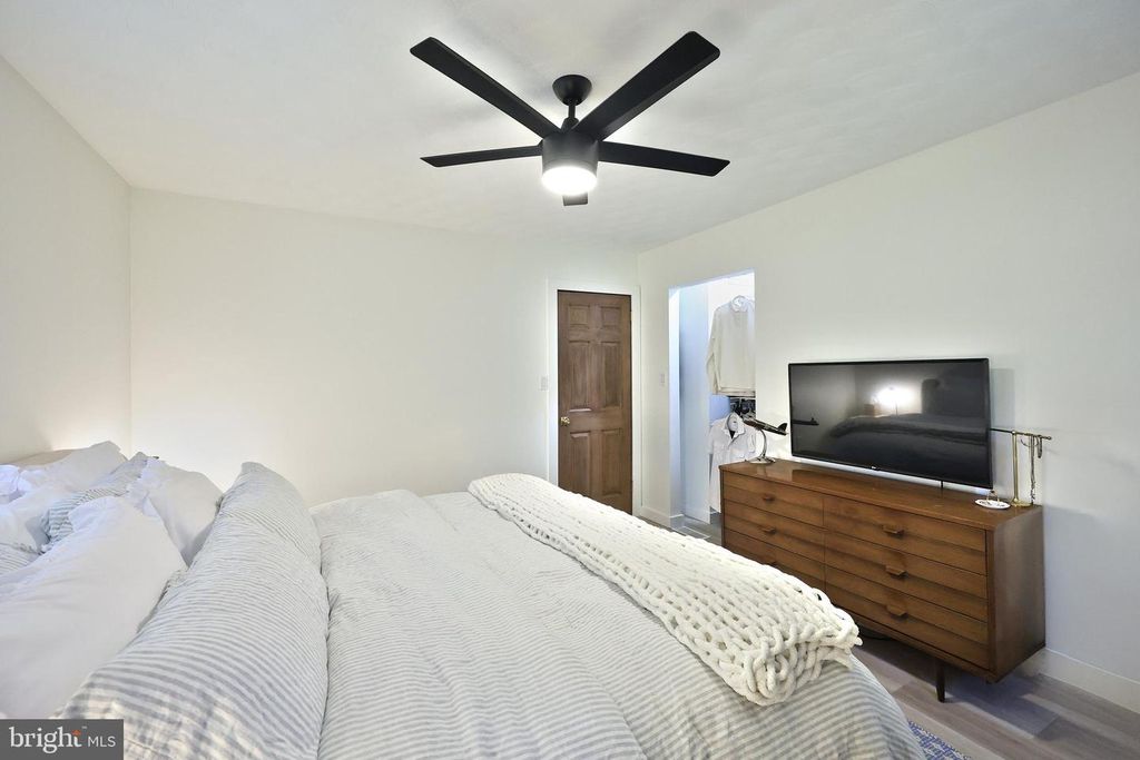 Image 34 of property listing at 5007 WOODS RD, Stewartstown, PA 17363