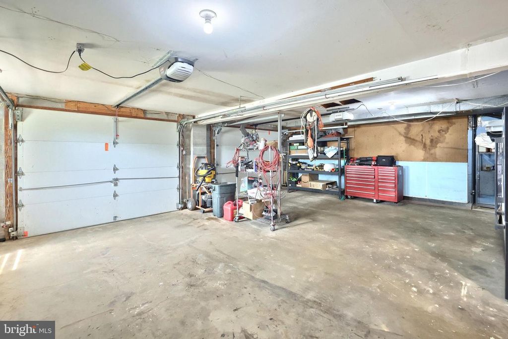 Image 43 of property listing at 5007 WOODS RD, Stewartstown, PA 17363
