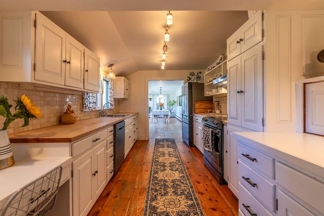 2677 Rte 30 Road, Dorset, VT 05251