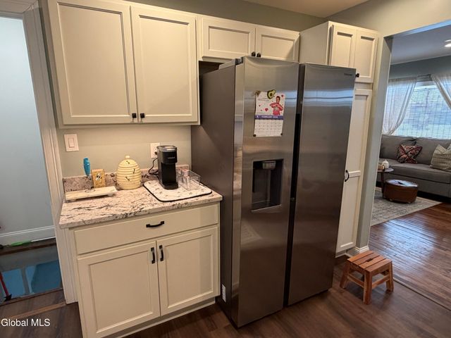 11 Hanifin Avenue, Colonie, NY 12205