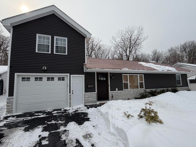 11 Hanifin Avenue, Colonie, NY 12205