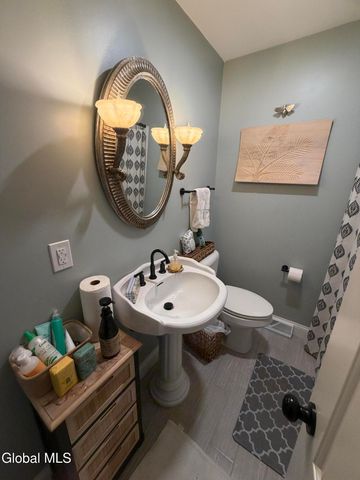 11 Hanifin Avenue, Colonie, NY 12205