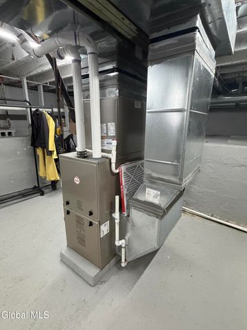 11 Hanifin Avenue, Colonie, NY 12205