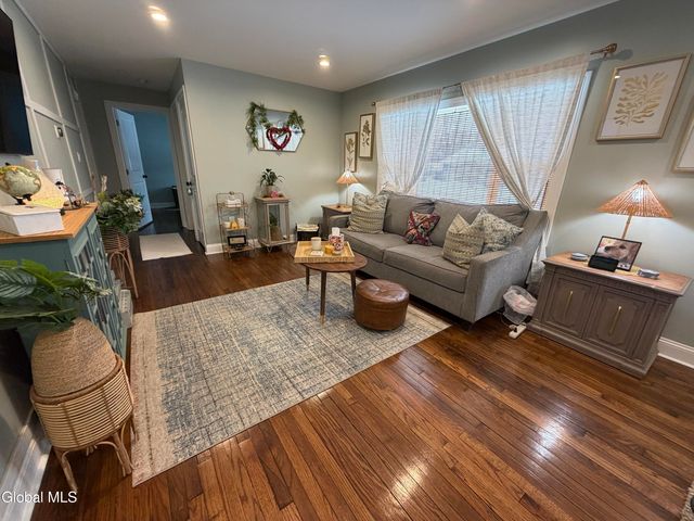 11 Hanifin Avenue, Colonie, NY 12205