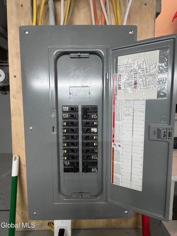 11 Hanifin Avenue, Colonie, NY 12205