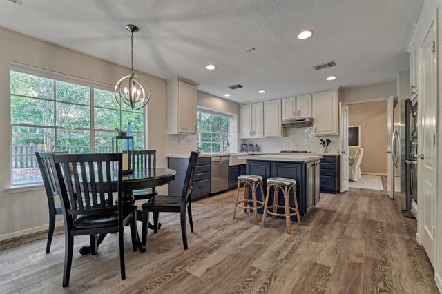 15 S Greywing Place, The Woodlands, TX 77382