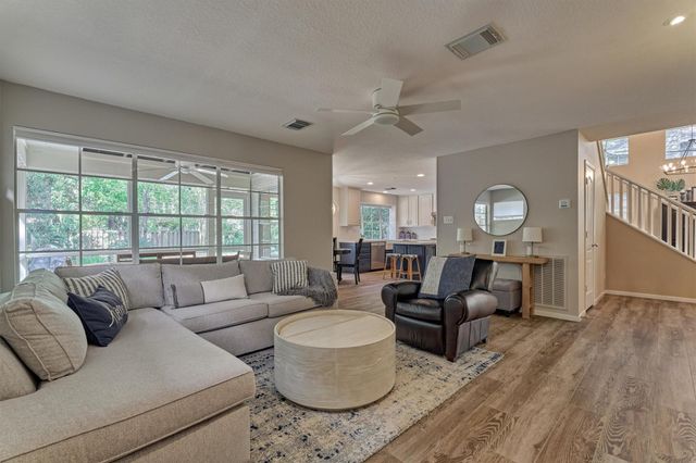 15 S Greywing Place, The Woodlands, TX 77382