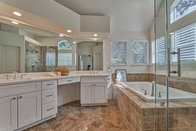 15 S Greywing Place, The Woodlands, TX 77382