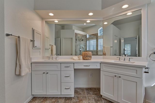 15 S Greywing Place, The Woodlands, TX 77382