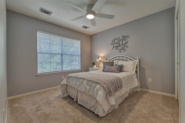 15 S Greywing Place, The Woodlands, TX 77382