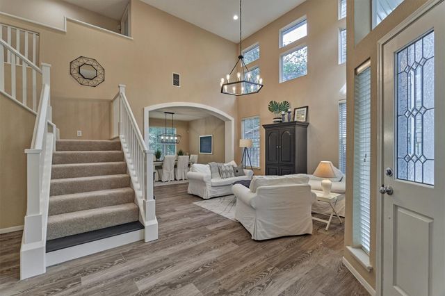 15 S Greywing Place, The Woodlands, TX 77382
