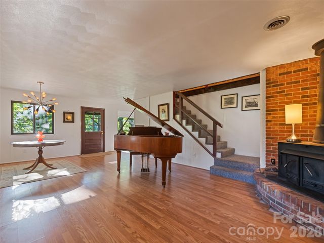 33 Wenlock Way, Waynesville, NC 28785