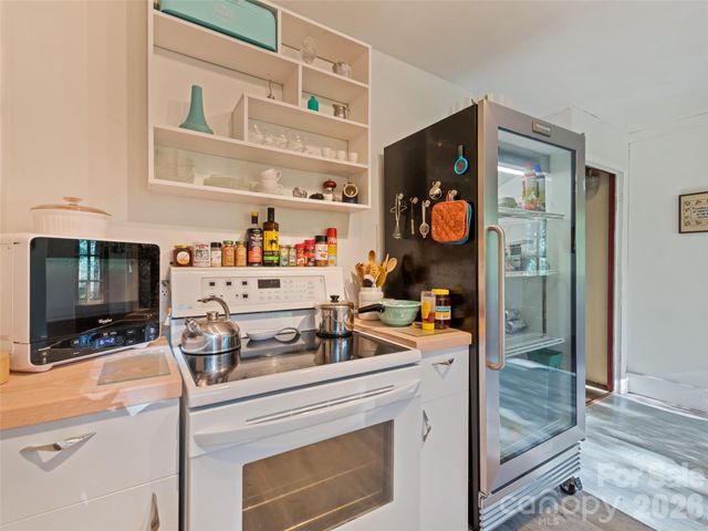 33 Wenlock Way, Waynesville, NC 28785