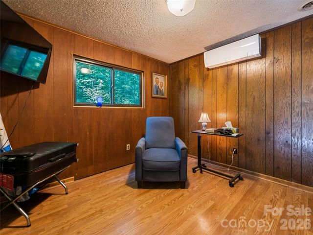 33 Wenlock Way, Waynesville, NC 28785