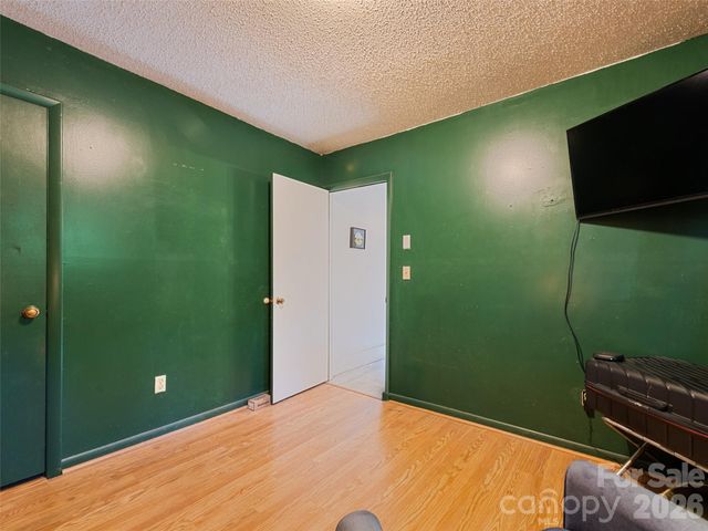 33 Wenlock Way, Waynesville, NC 28785