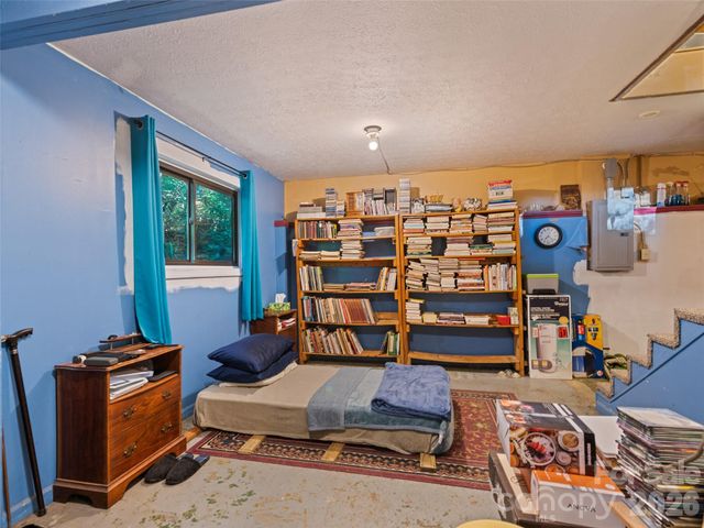 33 Wenlock Way, Waynesville, NC 28785