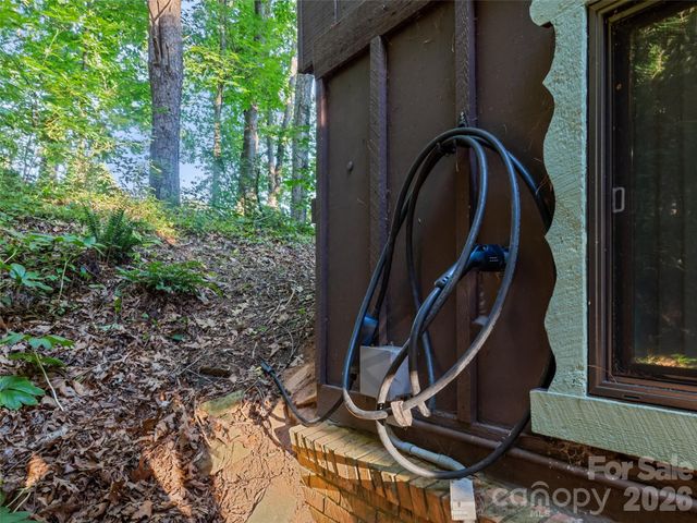33 Wenlock Way, Waynesville, NC 28785
