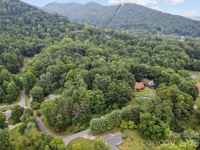 33 Wenlock Way, Waynesville, NC 28785