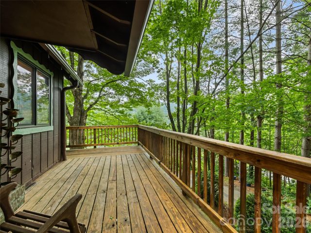 33 Wenlock Way, Waynesville, NC 28785