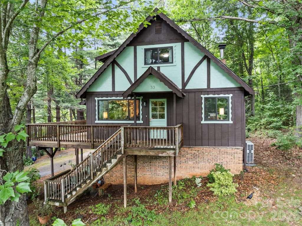 33 Wenlock Way, Waynesville, NC 28785