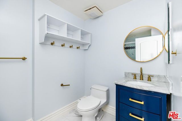 12026 Hoffman Street 302, Studio City (los Angeles), CA 91604