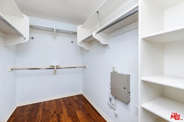 12026 Hoffman Street 302, Studio City (los Angeles), CA 91604