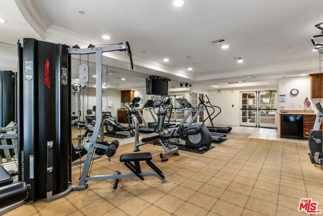 12026 Hoffman Street 302, Studio City (los Angeles), CA 91604