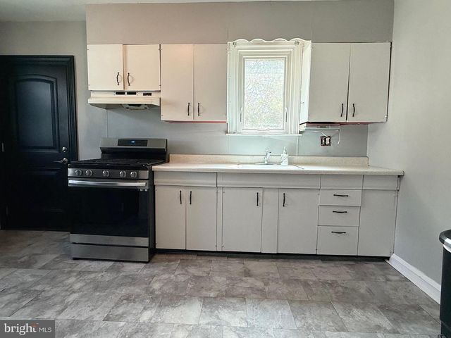 34 N SYLVANIA AVE, Jenkintown, PA 19046