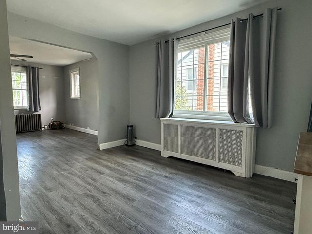 34 N SYLVANIA AVE, Jenkintown, PA 19046