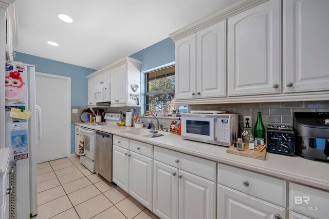 9462 Bay View Drive, Lillian, AL 36549